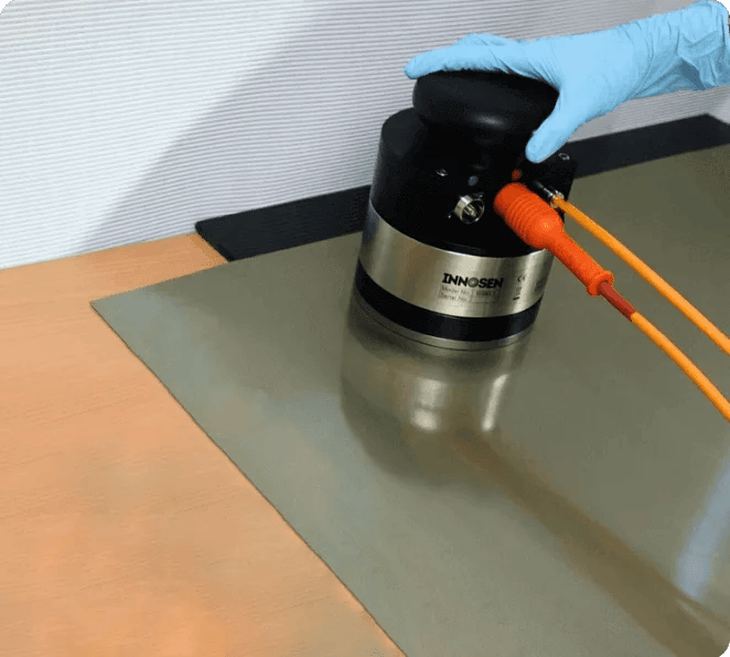 Qualitätssicherung - Hoverprobe® auf einer flachen Tafel